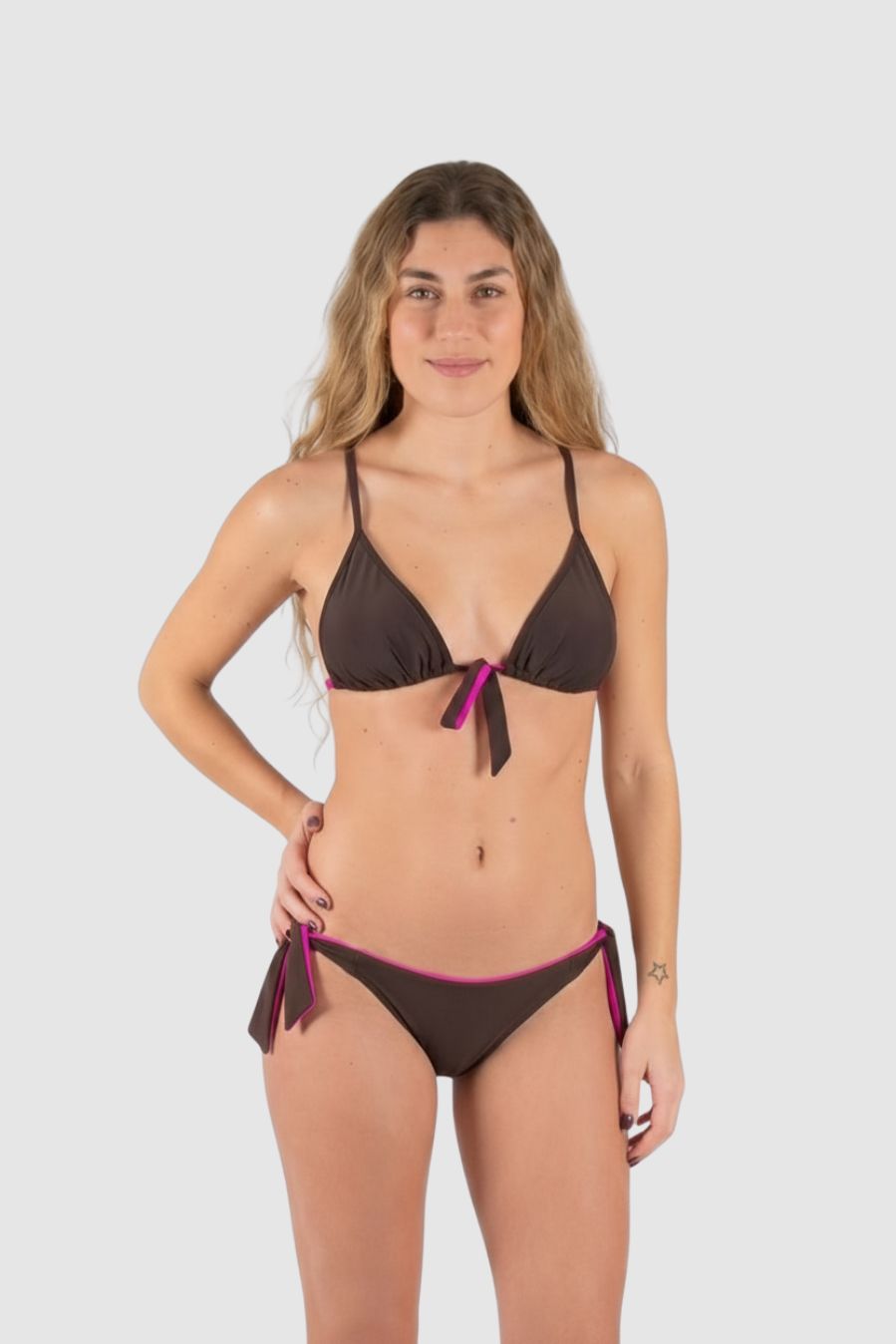 Top de bikini triángulo marón con buena sujeción para pecho mediano o grande